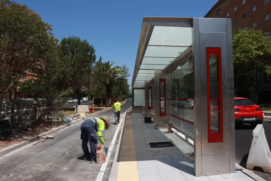 Vista general de las obras del Tranvib&uacute;s de la Avda de las Ciencias, junto a FIBES | Roc&iacute;o Ruz / Europa Press