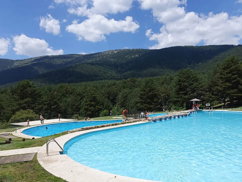EuropaPress_6903190_piscinas_berceas_cercedilla