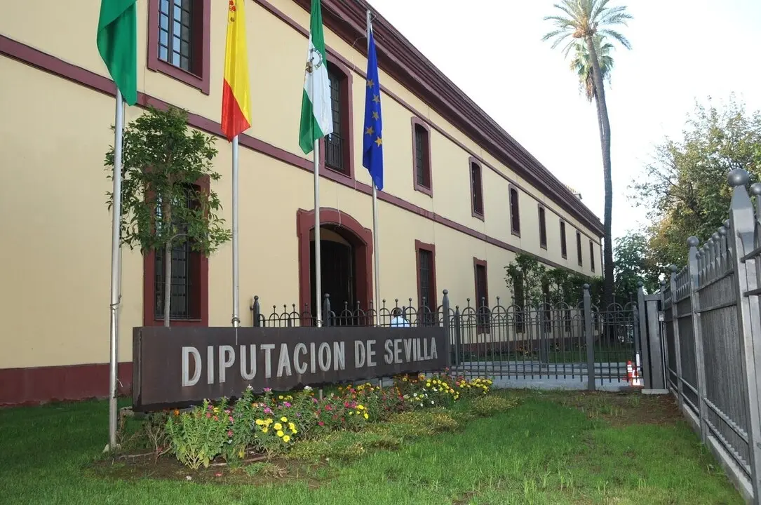  Fachada principal de la Diputaci&oacute;n de Sevilla 