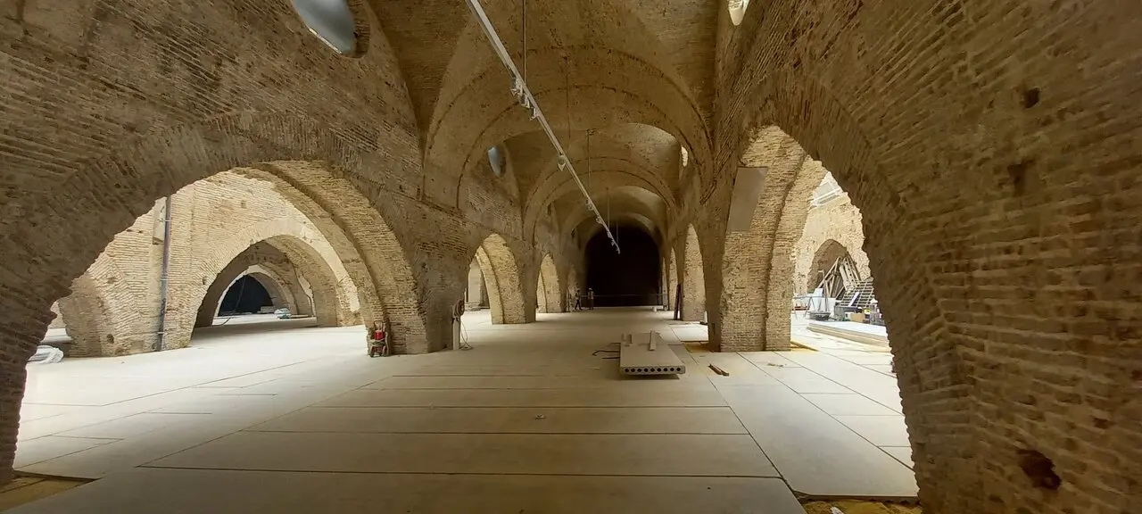  Interior de las Atarazanas tras su rehabilitaci&oacute;n. | GRUPO AVINTIA 