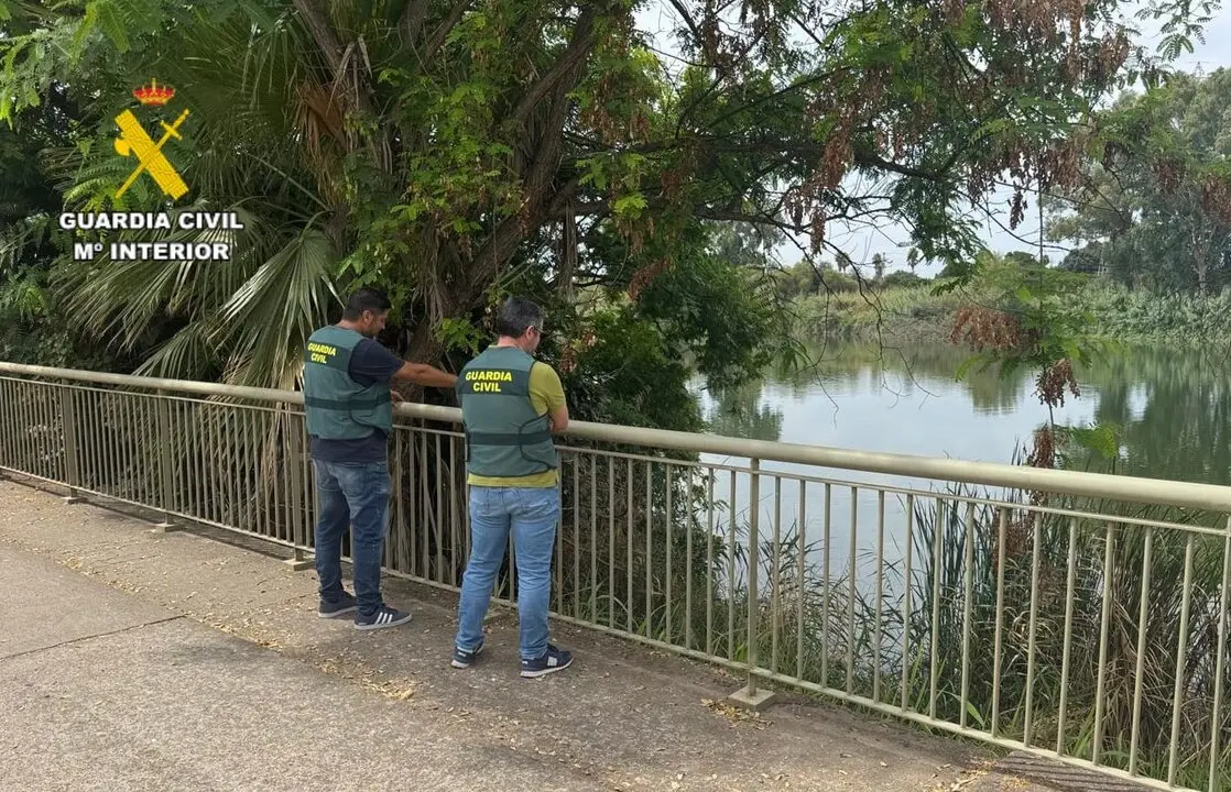  Agentes de la Guardia Civil en el lugar del hallazgo.| GUARDIA CIVIL 