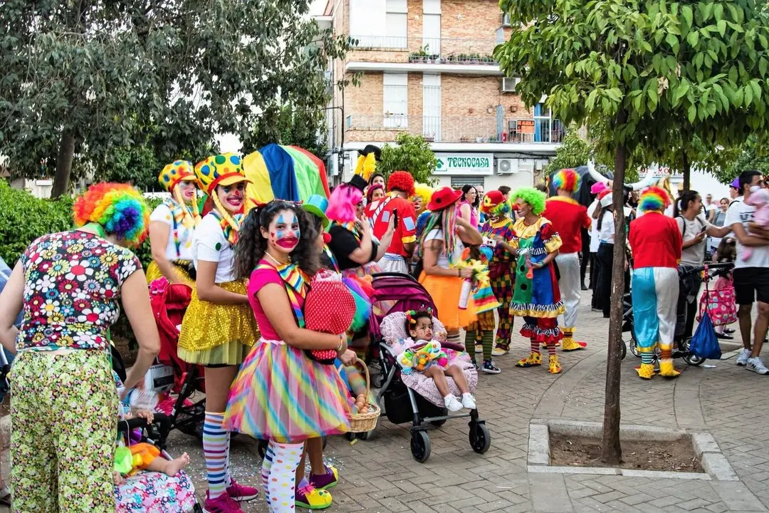  Bellavista llenar&aacute; sus calles de color y animaci&oacute;n con el pasacalles del Centenario. | VIVA SEVILLA. 