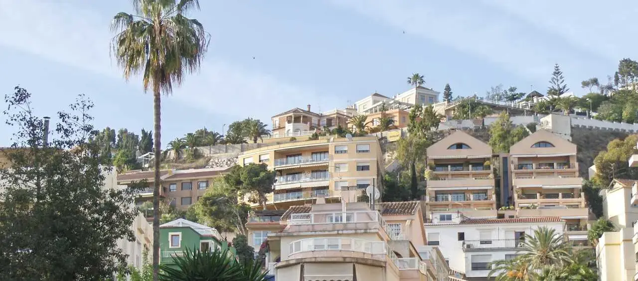 Vista del barrio Monte Sancha, en M&aacute;laga | Wikipedia