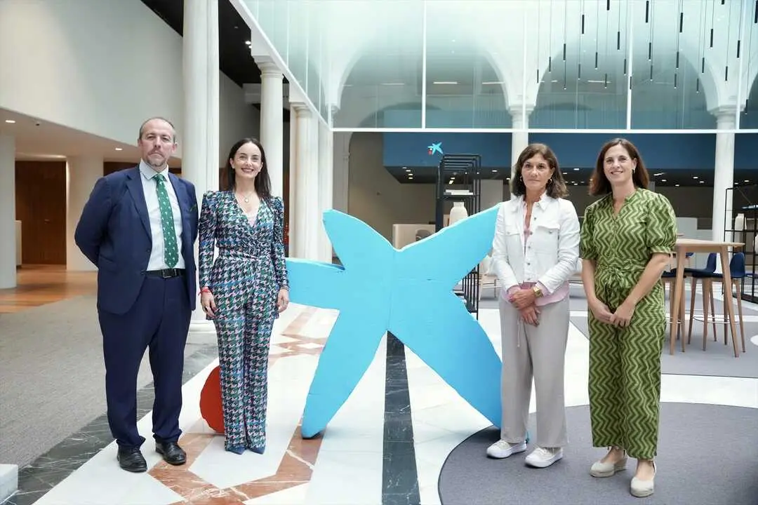  Foto de familia tras la presentaci&oacute;n de la &uacute;ltima prueba de la temporada del Circuito 3x3 CaixaBank | MAR&Iacute;A JOS&Eacute; L&Oacute;PEZ - E.P. 