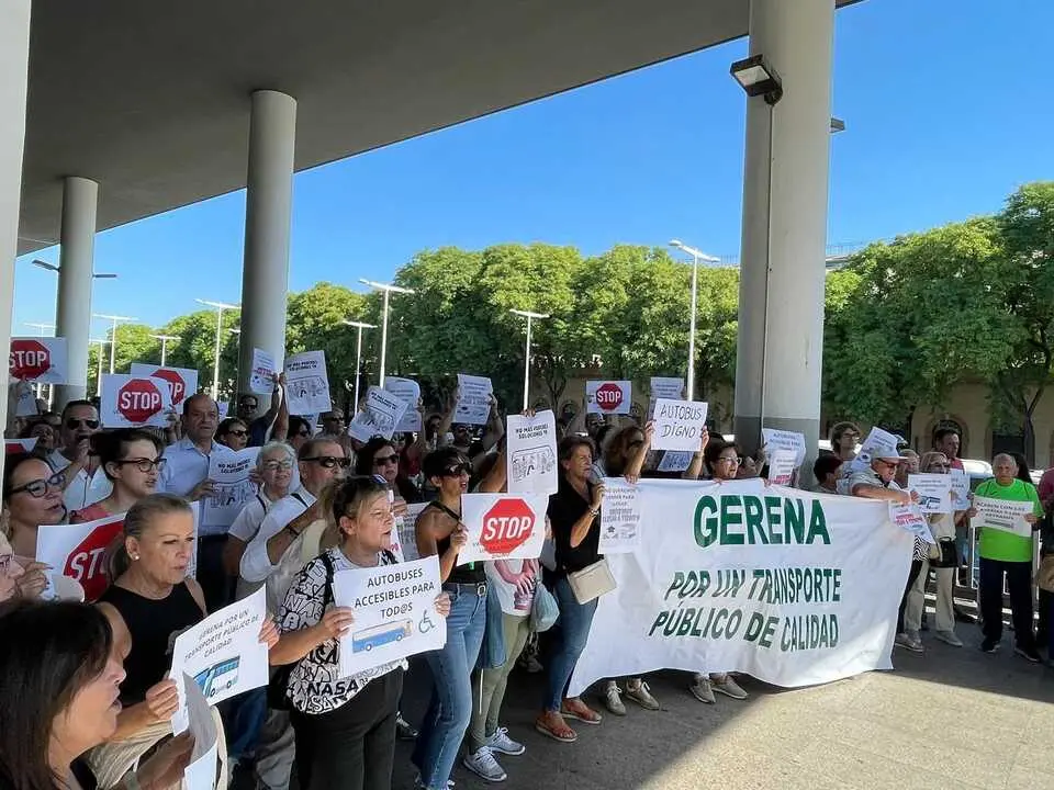  Protesta de los vecinos de Gerena.| Ayto 