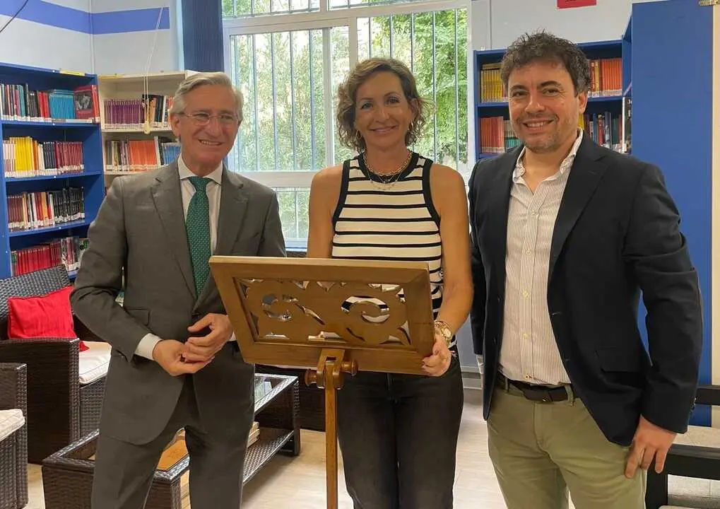  El delegado de Desarrollo Educativo, Miguel &Aacute;ngel Ara&uacute;z (primero por la izquierda). - JUNTA 
