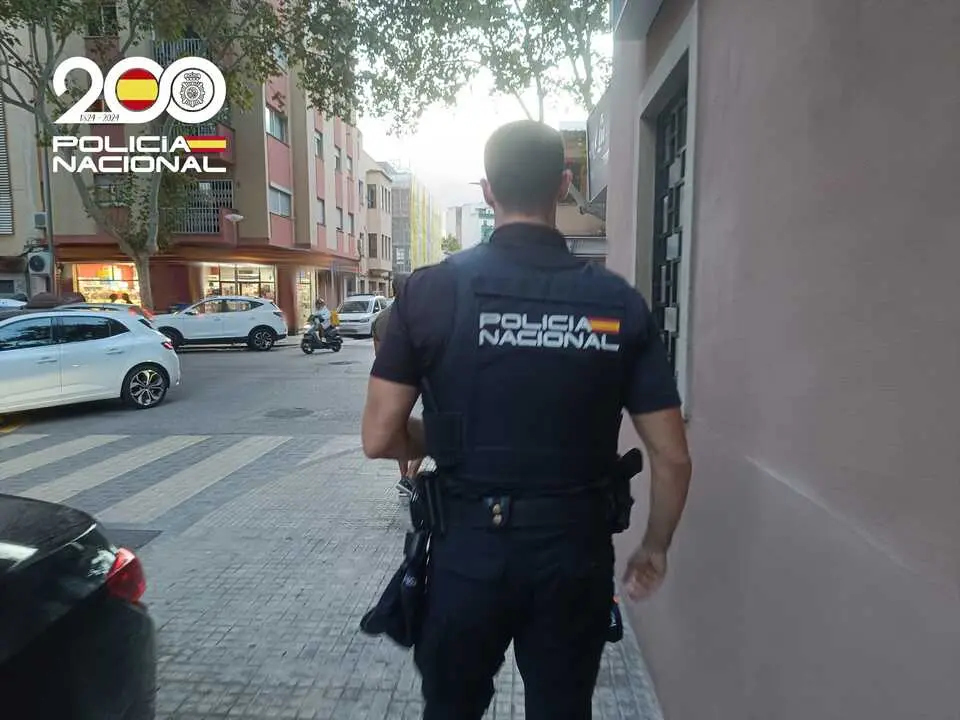  Agente de la polic&iacute;a nacional. | CNP 