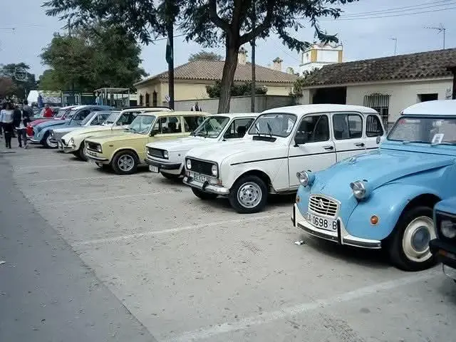 Exposici&oacute;n de veh&iacute;culos cl&aacute;sicos en El Torno. | AI