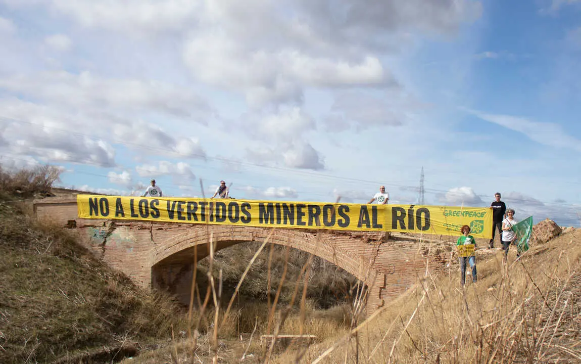  La protesta de Greenpeace y Ecologistas en Acci&oacute;n. | EaA 