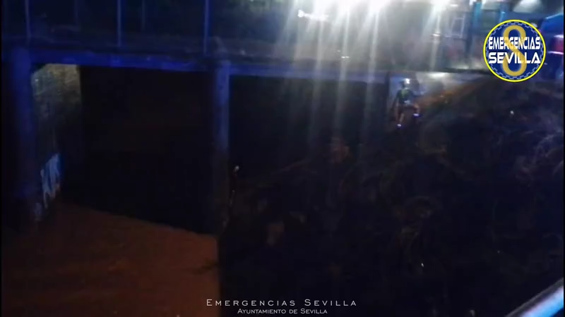 Rescatado ileso un joven de 15 a&ntilde;os tras resbalar por una pendiente de un canal de riego