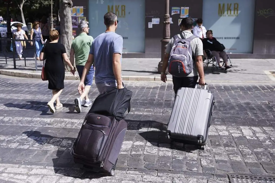 Turistas en Sevilla. - EP 