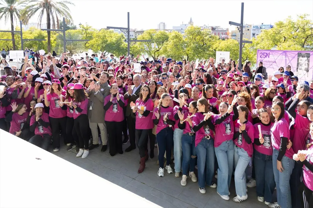  Flashmob contra la violencia hacia las mujeres con motivo del 25N en Sevilla | AYUNTAMIENTO DE SEVILLA 