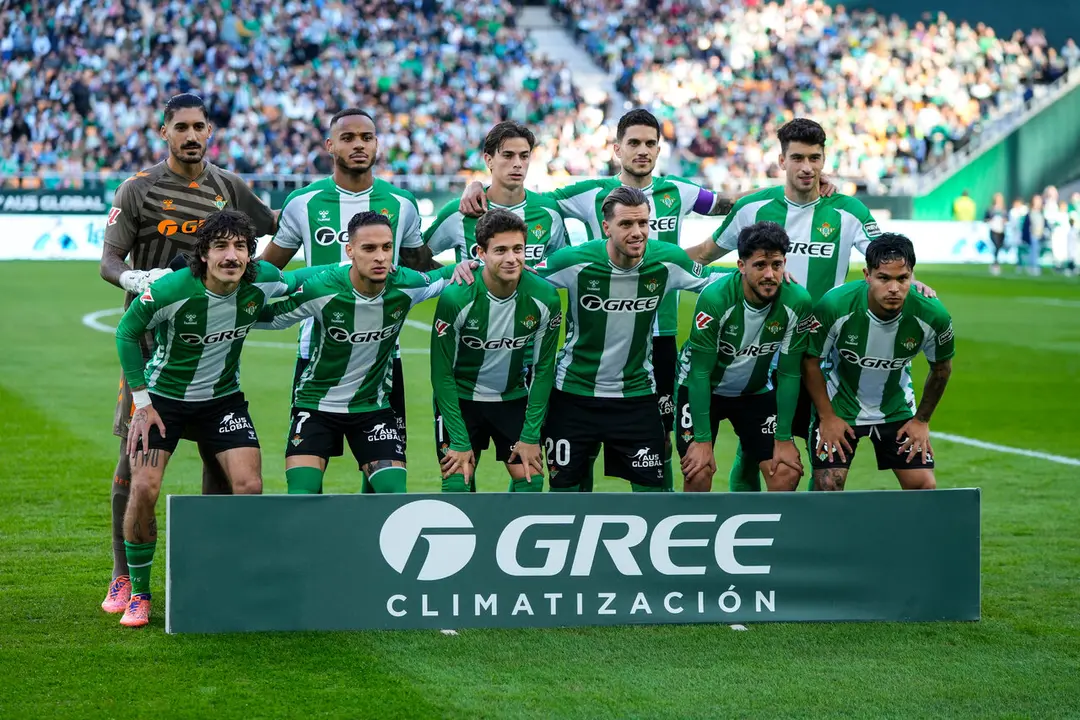  Once titular del Real Betis Balompi&eacute; en el &uacute;ltimo partido contra el Girona en La Cartuja. | Corchero/EP. 
