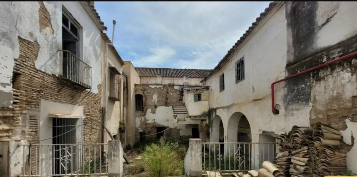  El patio del tendedero del convento de Santa Clara, uno de los espacios a rehabilitar. | GUMA 