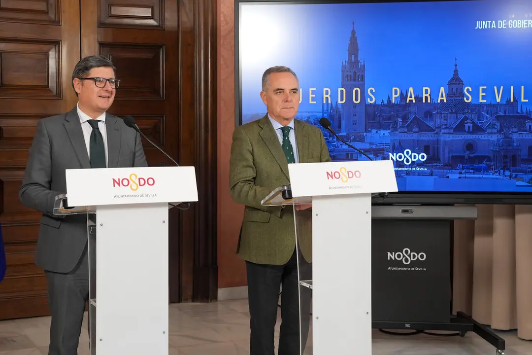  Los delegados &Aacute;lvaro Pimentel y Juan Bueno tras la Junta de Gobierno local. | AYUNTAMIENTO 