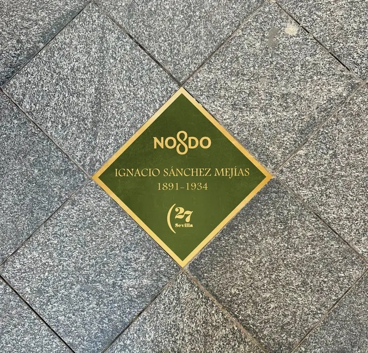  Paseo dedicado a los poetas de la Generaci&oacute;n del 27 en la calle Tetu&aacute;n de Sevilla. | AYUNTAMIENTO 
