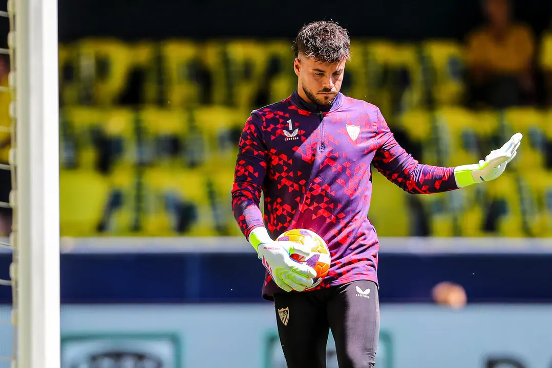  &Aacute;lvaro Fern&aacute;ndez calienta en el &uacute;ltimo partido de la temporada pasada ante el Villarreal. | EP. 
