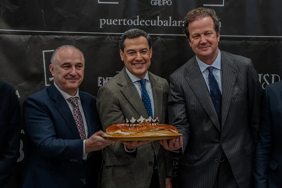  El presidente de la Junta de Andaluc&iacute;a, Juanma Moreno asiste al desayuno informativo donde se concreta la informacion de la Cabalgata de Reyes Magos | E.P. 