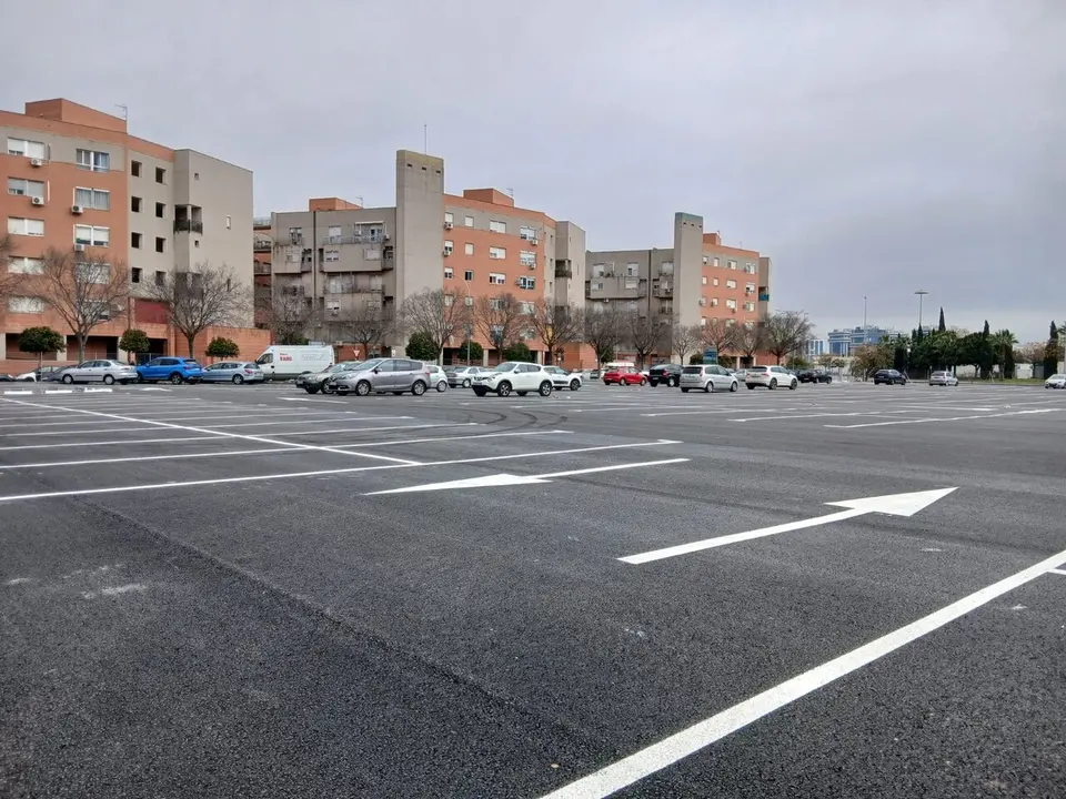  Aparcamiento habilitado por las obras del tramo norte de la L&iacute;nea 3 del Metro de Sevilla. | Junta de Andaluc&iacute;a. 