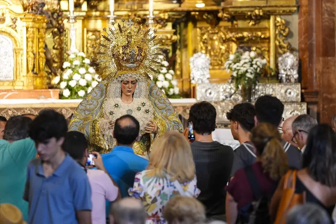  En la veneraci&oacute;n de Nuestra Se&ntilde;ora de la Esperanza Macarena. | EP. 