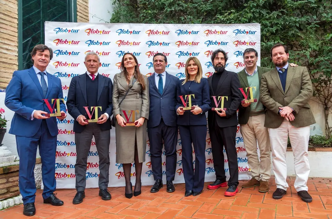  Foto de familia de los premiados. | Globotur 