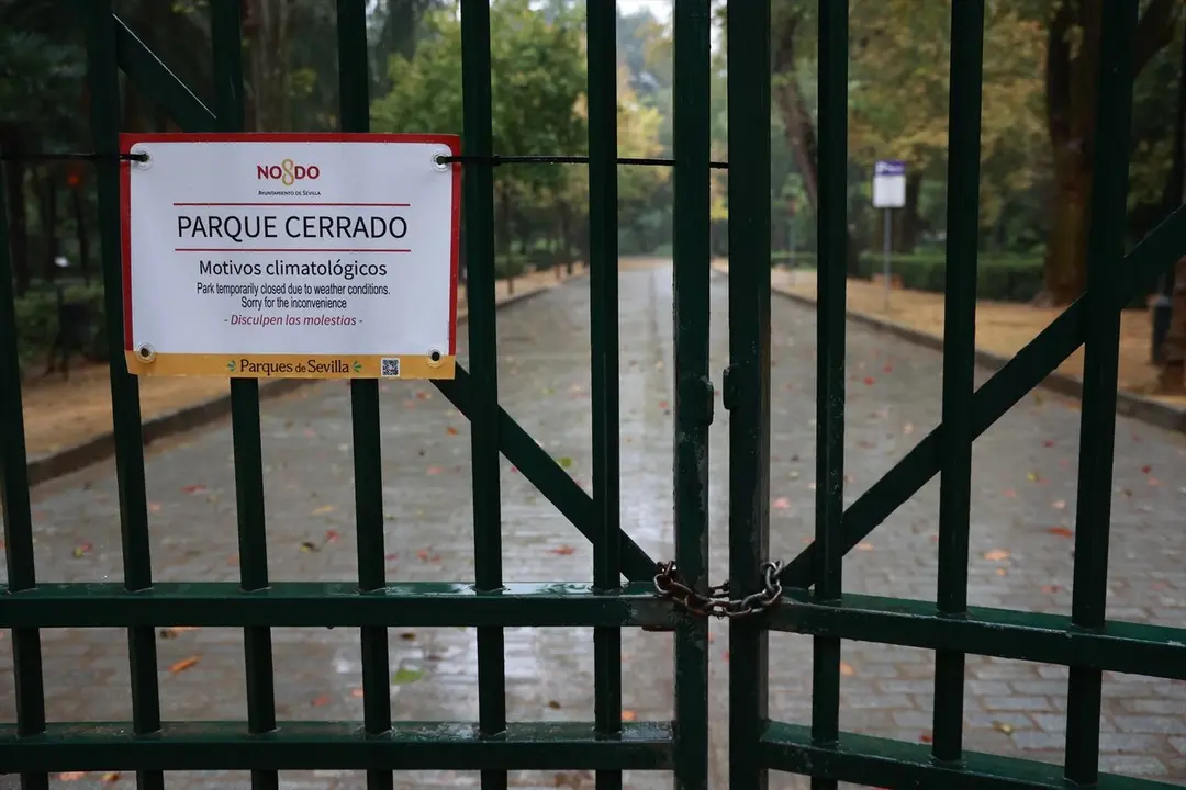  Parque Mar&iacute;a Luisa cerrado. | EP. 