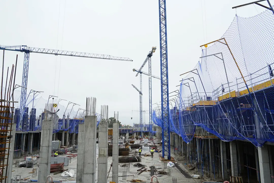  Viviendas en construcci&oacute;n en Entren&uacute;cleos. | Archivo 