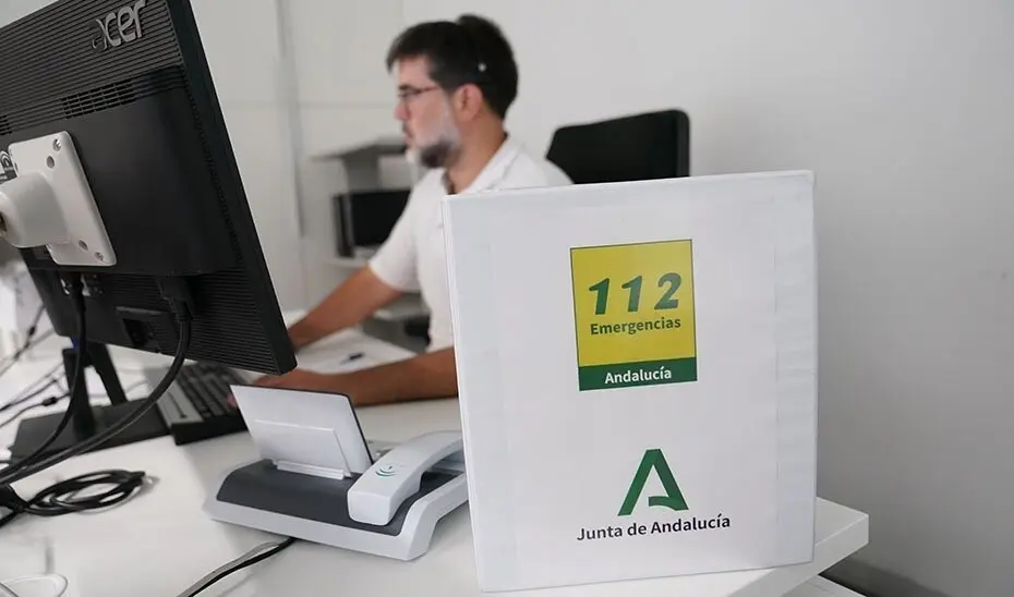 La sala del 112 gestionando un aviso. | Junta 
