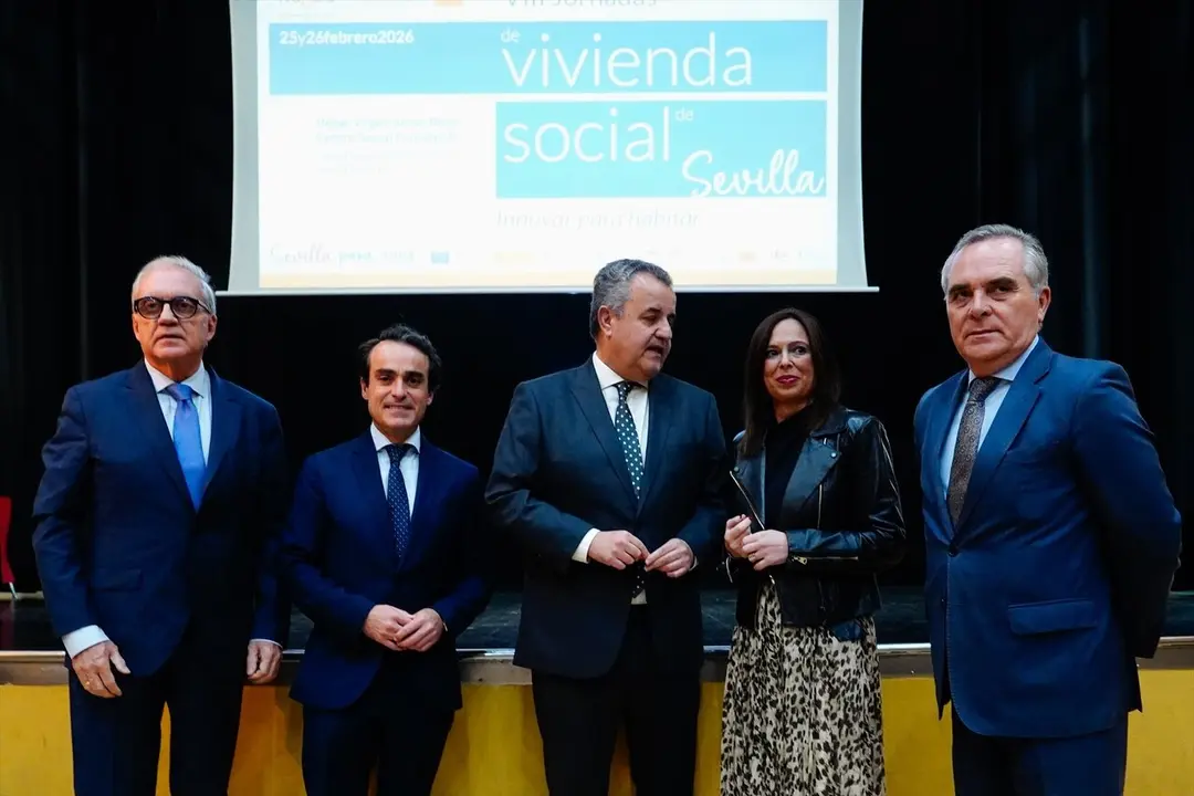  La consejera de Fomento, Articulaci&oacute;n del Territorio y Vivienda de la Junta de Andaluc&iacute;a, Roc&iacute;o D&iacute;az, al inicio del acto inaugural de las VIII Jornadas de Vivienda Social de Sevilla | E.P. 