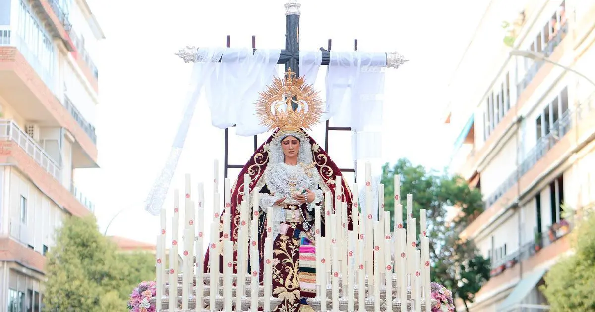  La Virgen de los Desamparados del Parque Alcosa ya coronada - DAVID DOM&Iacute;NGUEZ |&nbsp;HERMANDAD 