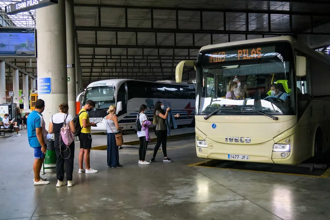  Autobuses metropolitanos en imagen de archivo. | JUNTA 