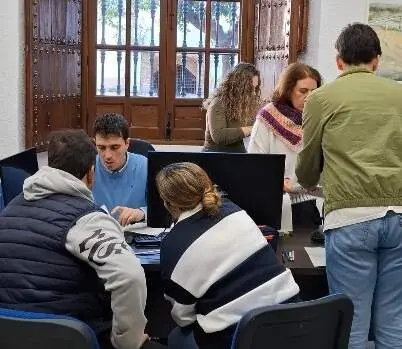  Oficina itinerante de la Subdelegaci&oacute;n del Gobierno en Sevilla para la tramitaci&oacute;n de ayudas por la borrasca en Lora del R&iacute;o. | EP. 
