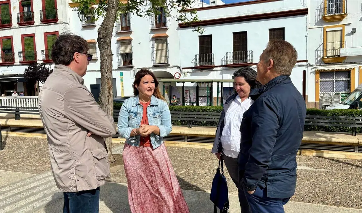  La candidata socialista Ver&oacute;nica P&eacute;rez, con dirigentes socialistas en una visita a Carmona para abordar la situaci&oacute;n sanitaria |&nbsp;PSOE DE SEVILLA 