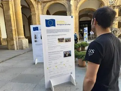  Exposici&oacute;n itinerante 'Andaluc&iacute;a, 40 a&ntilde;os creciendo en Europa: del tratado a la transformaci&oacute;n', en el Patio de la Fuente del Rectorado | US 