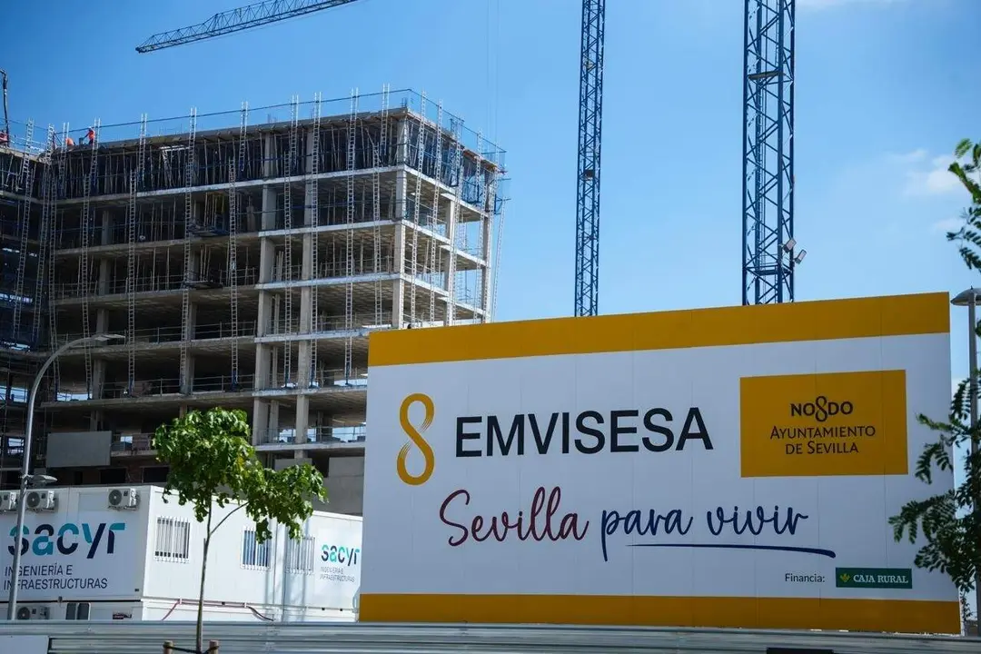  Una promoci&oacute;n de viviendas de Emvisesa en Palmas Altas. | EP 