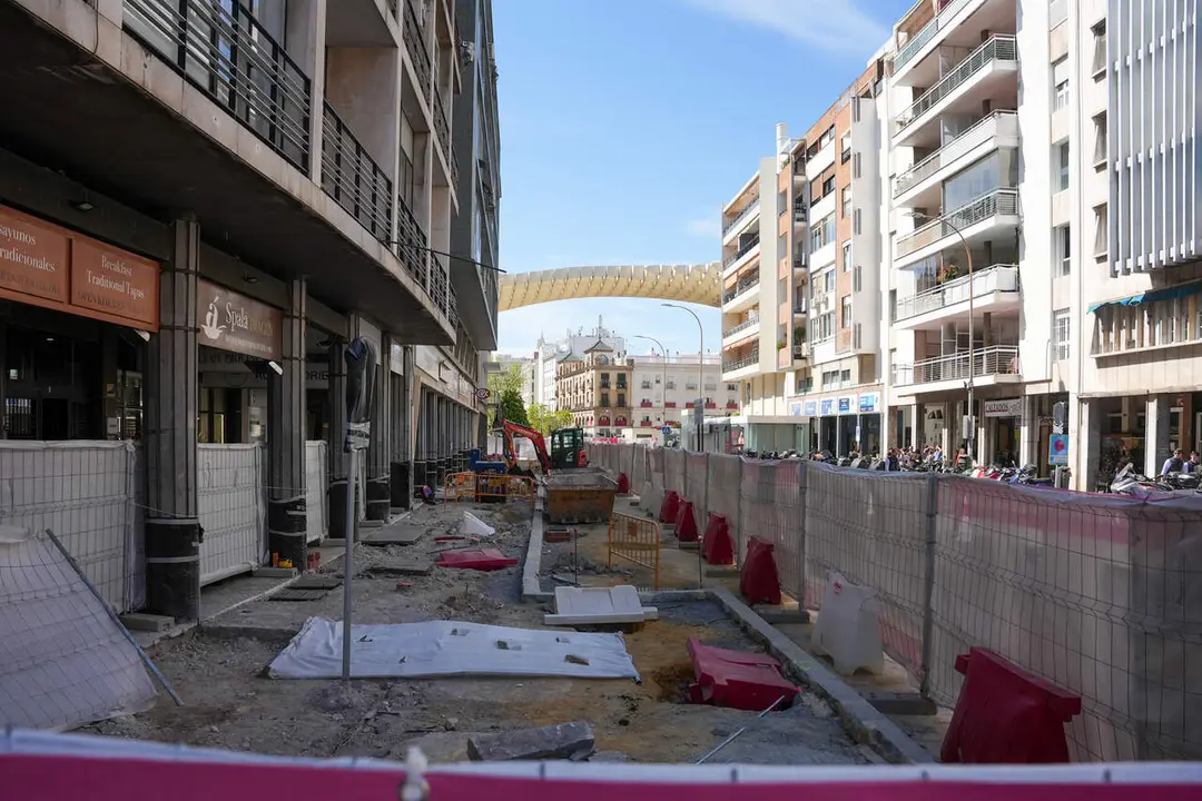  Las obras del tranvib&uacute;s por la calle Imagen. | EP 