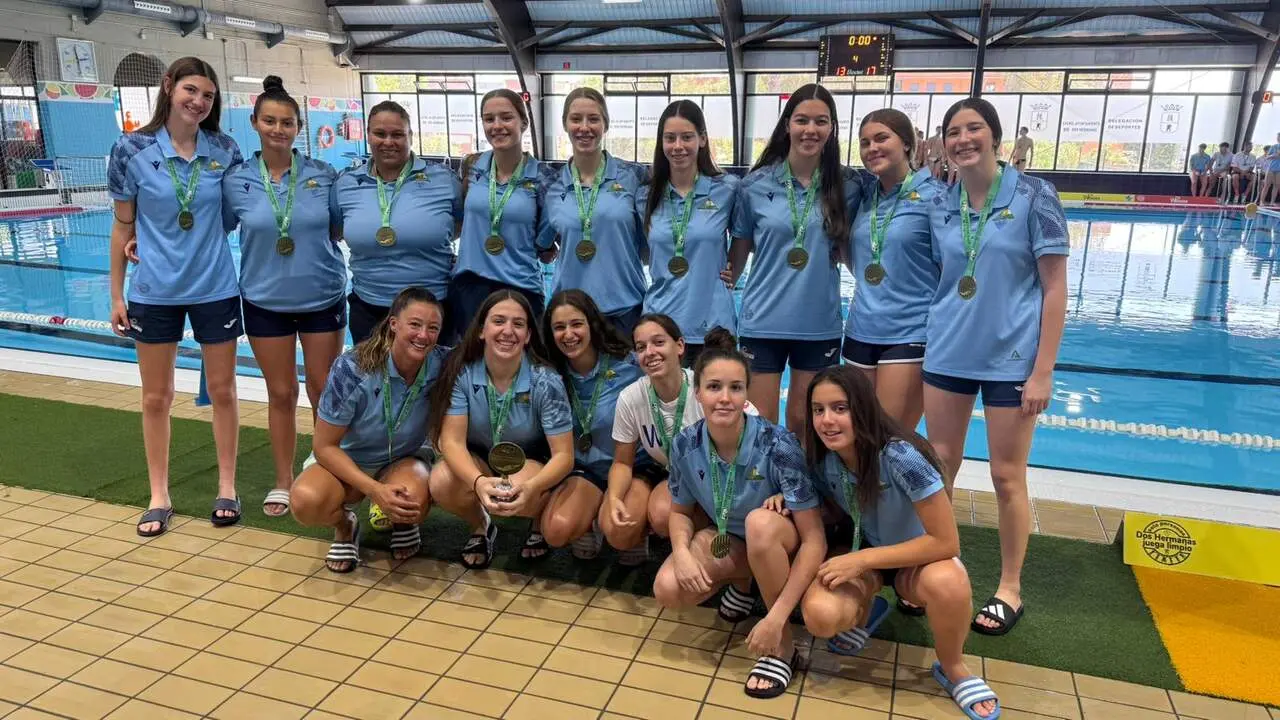  Jugadoras del Club Waterpolo Dos Hermanas PQS campeonas Liga Andaluza femenina. | PQS 