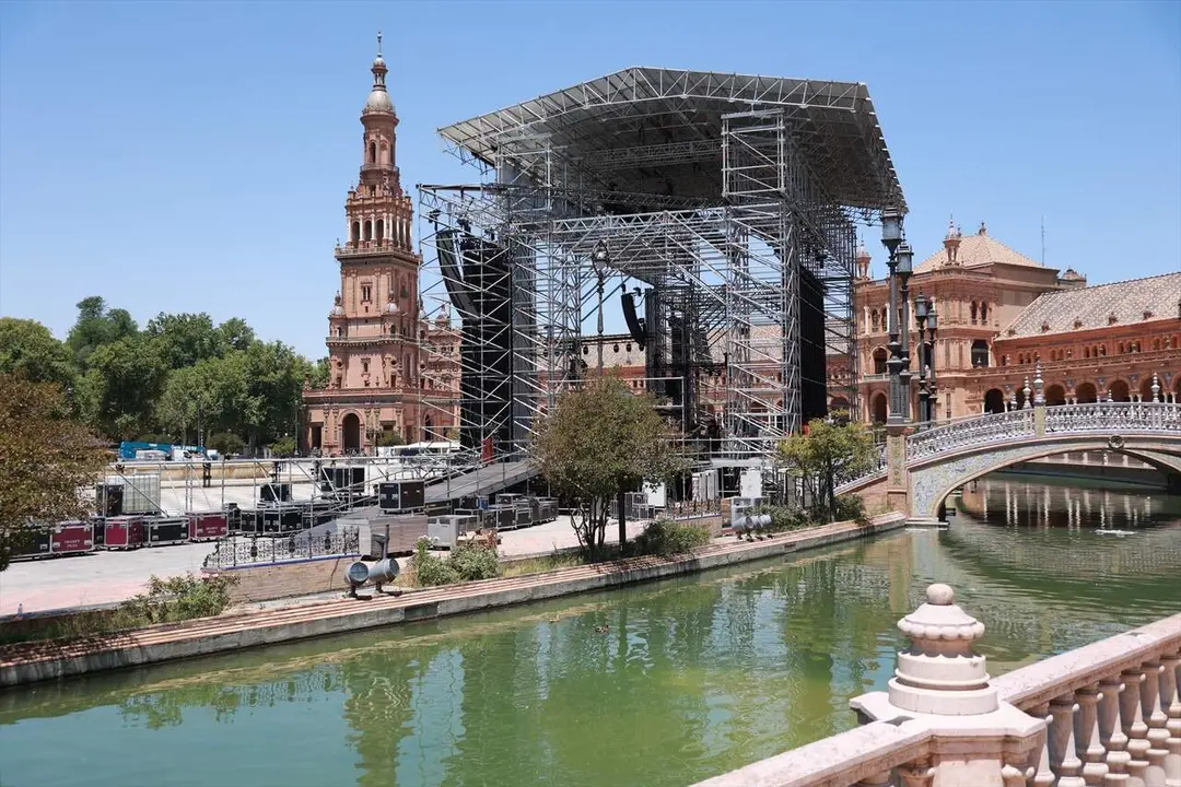  El escenario de Ic&oacute;nica preparado para el comienzo del festival |&nbsp;E.P. 