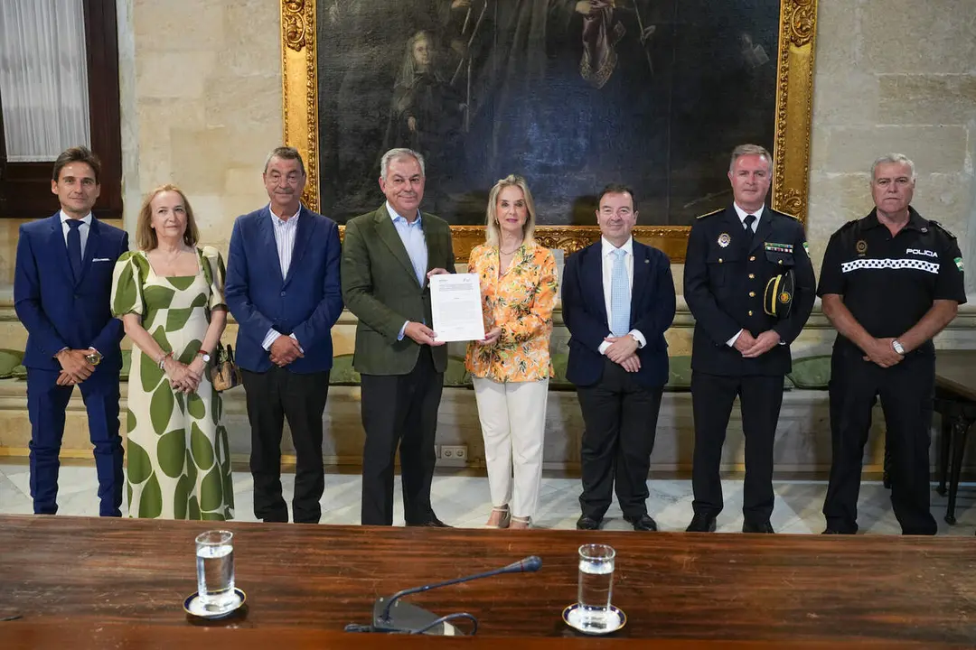  Las autoridades presentes en la firma del acuerdo. | Ayto 