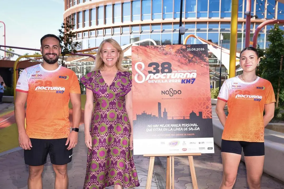  Mar&iacute;a Tena, delegada de Deportes, ha animado &ldquo;a todos los aficionados al deporte a participar en esta carrera &uacute;nica, que se caracteriza por su car&aacute;cter popular y l&uacute;dico" 