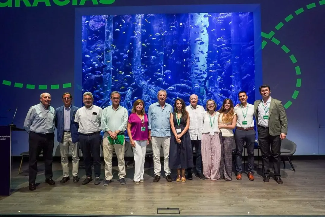  El Consejo Provincial y representantes de la asociaci&oacute;n en Sevilla. | AEEC 