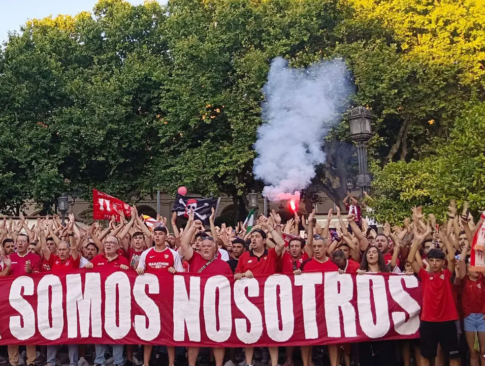  Manifestaci&oacute;n del a&ntilde;o pasado en contra de la directiva del Sevilla FC. | BN 