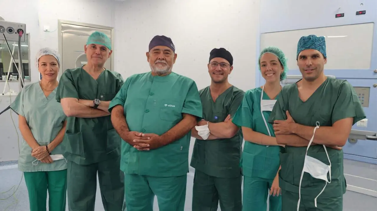  El equipo de neurocirug&iacute;a tor&aacute;xica. | Vithas Sevilla 