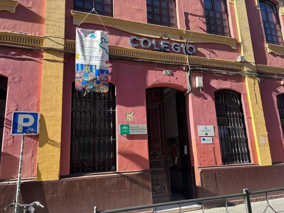  Fachada del colegio concertado Calder&oacute;n de la Barca, en la calle Castellar 