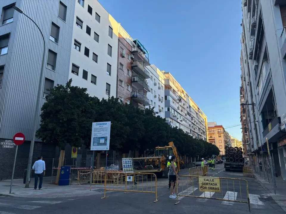  Tramo de Juan Sebasti&aacute;n Elcano afectado por las obras renovaci&oacute;n de redes de Emasesa, lo que motivar&aacute; el cierre a la circulaci&oacute;n rodada | AYTO. DE SEVILLA 