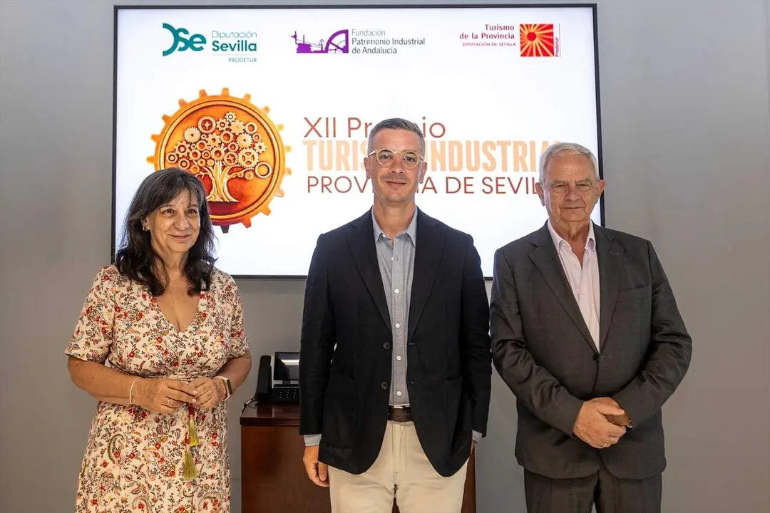  Rodrigo Rodr&iacute;guez Hans junto a In&eacute;s Dur&aacute;n y Manuel Cornax en la sede de Prodetur |&nbsp;DIPUTACI&Oacute;N DE SEVILLA 