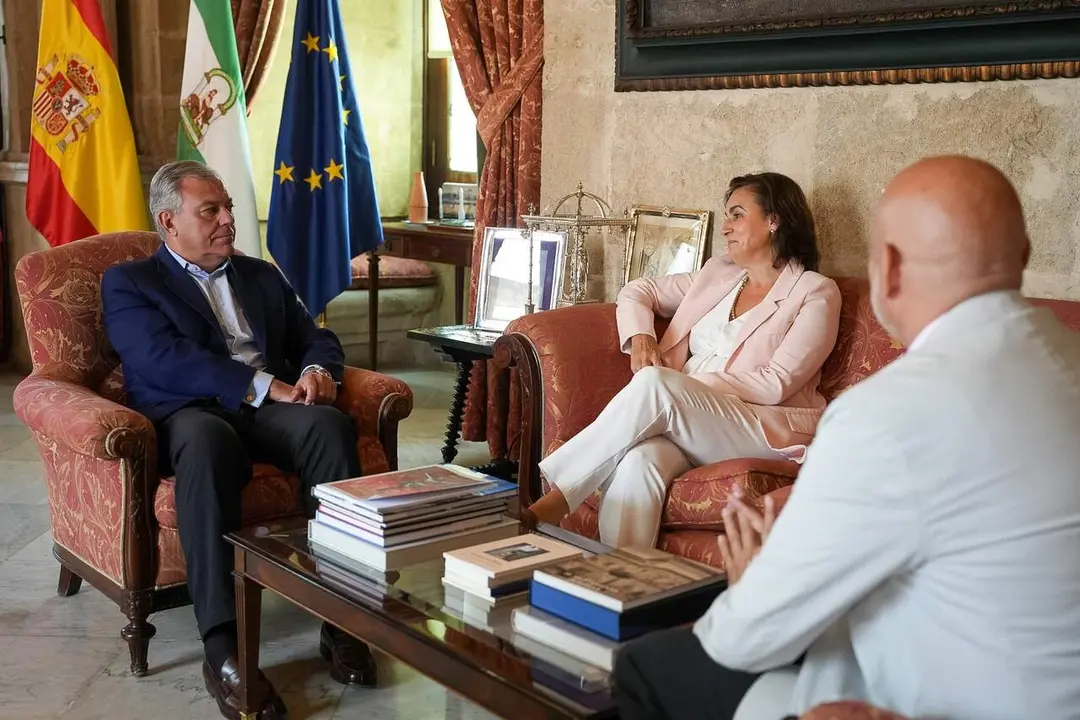  El alcalde de Sevilla recibe a la c&oacute;nsul de Portugal en la Casa Consistorial |&nbsp;AYTO. DE SEVILLA 