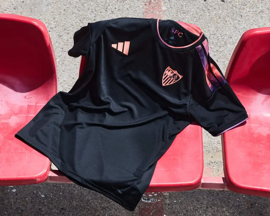  El Sevilla F&uacute;tbol Club desvela el dise&ntilde;o de su nueva tercera equipaci&oacute;n. | SFC 