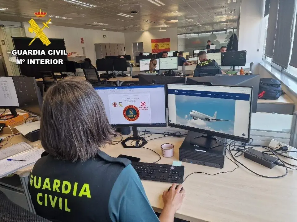  Una agente de la unidad de ciberdelincuencia de la Guardia Civil. | DGGC 