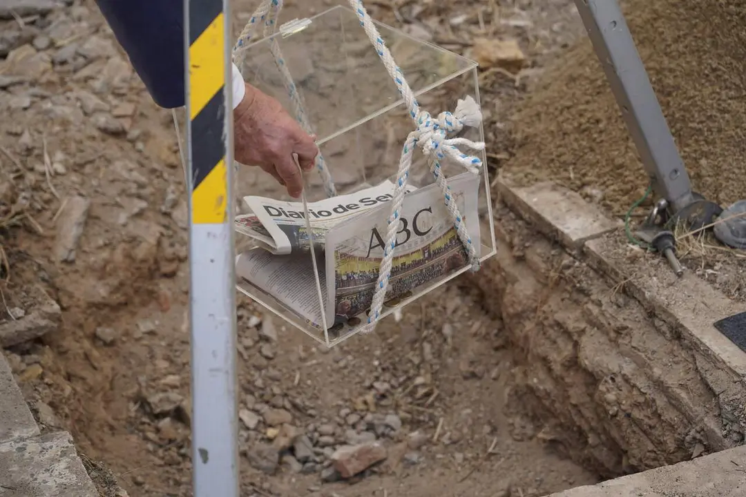  Archivo - Imagen de la colocaci&oacute;n de la primera piedra de una promoci&oacute;n de viviendas protegidas de Emvisesa en r&eacute;gimen de alquiler, en foto de recurso  |&nbsp;E.P. 